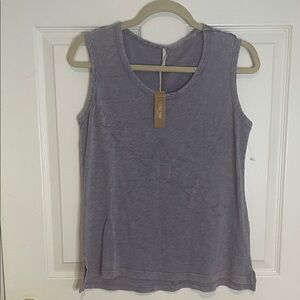 HELLONITE - blue gray star top NWT